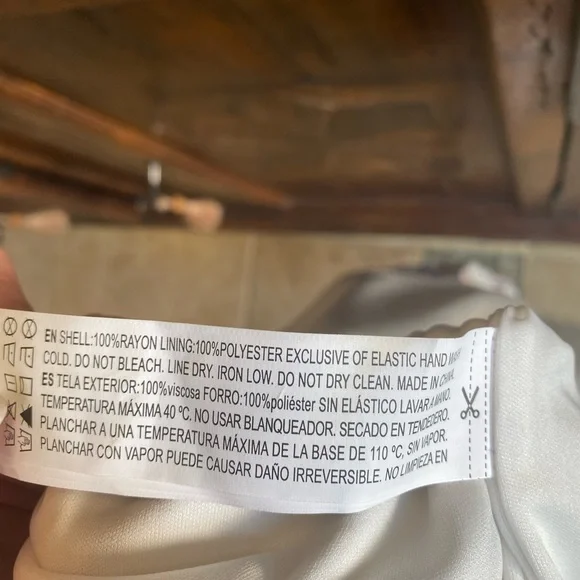 Forever 21 Peacock Print Flounce Romper White Size L - Picture 8 of 8